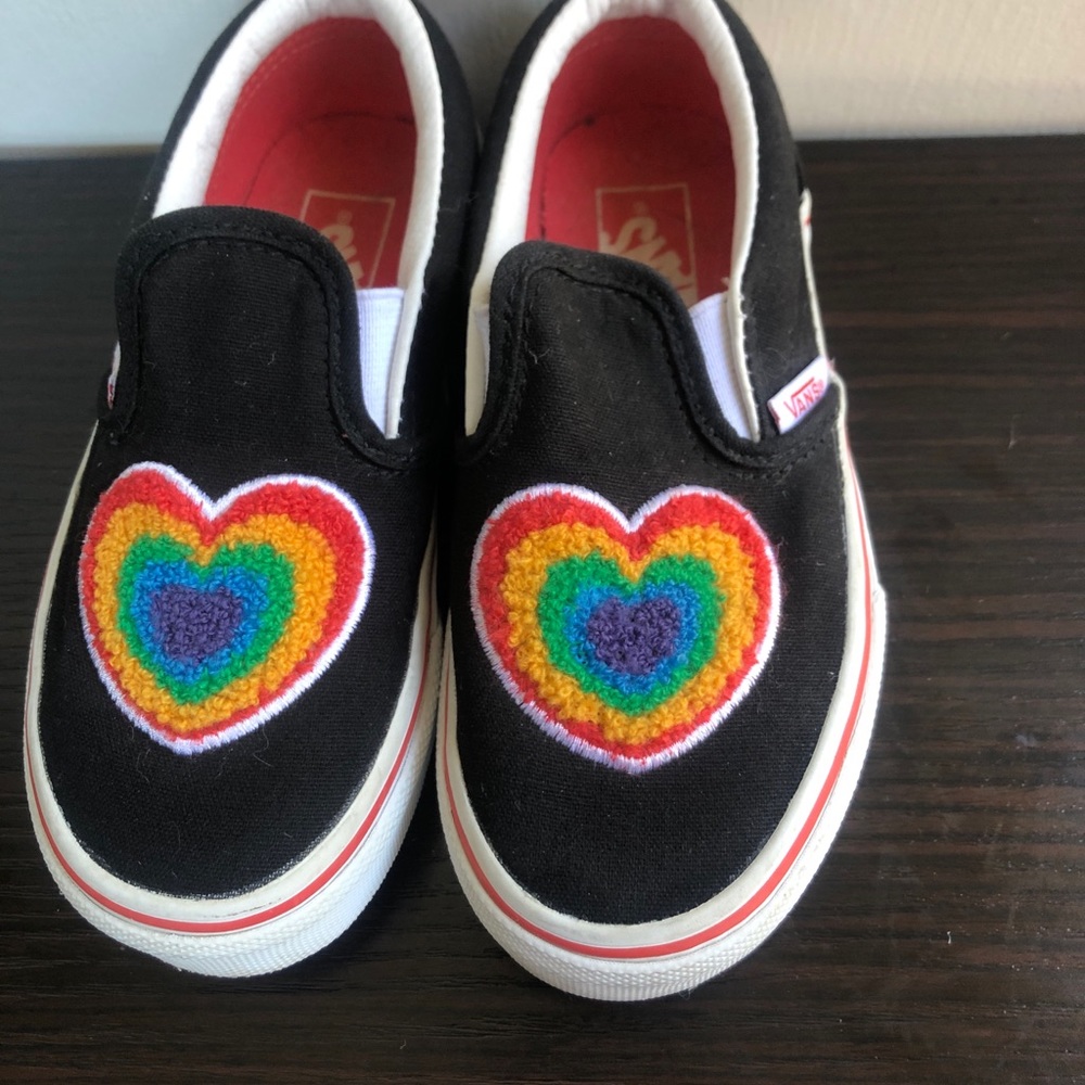 Vans Classic Slip On Chenille Rainbow Heart Kid’s Size 11.5 Black Shoes